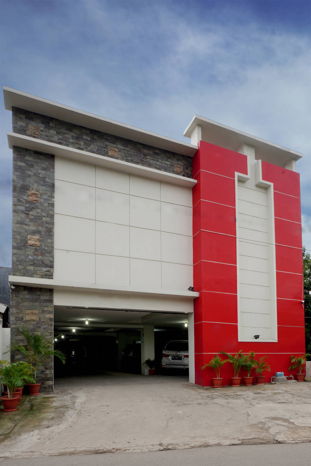 D'Paragon Trikora Image